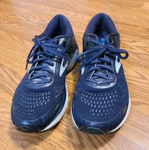 Brooks gts 18